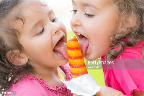 Lolly Girls Photos Et Images De Collection Getty Images