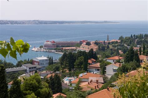 Das größte ist das terme & wellness lifeclass portorož, das anwendungen mit regionalen produkten wie salinenschlamm, meerwasser und thermomineralwasser bietet. Ferries pour Portorož