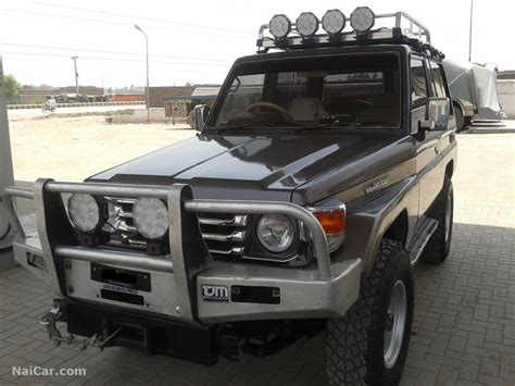 It also offers seating for up to eight passengers; Toyota Land Cruiser 1986 for Sale in Peshawar, Pakistan - 8952