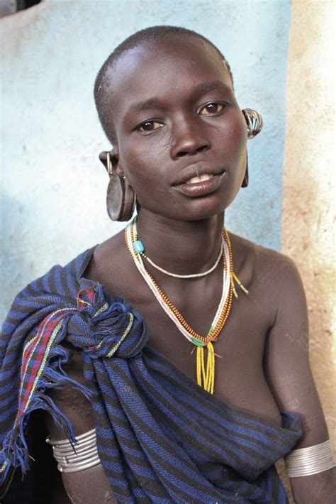 Surma Girl Ethiopia Tribù Africane Donne Nere Belle Bellezza Africana
