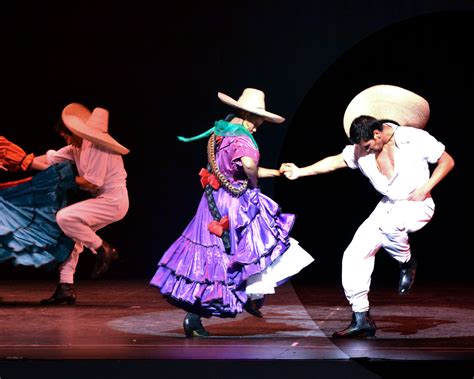 on stage with…… ballet folklórico de méxico de amalia hernández river city atttractions