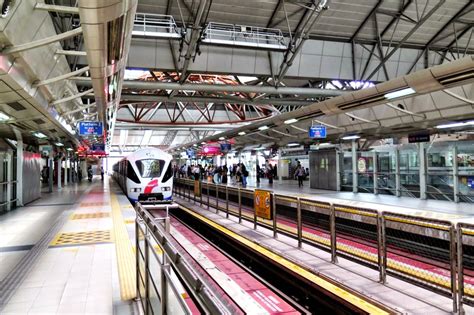 The lrt sri petaling line (laluan sri petaling) is a light rapid transit train route in the klang valley that runs through kuala lumpur city centre from sentul timur station at one end to putra heights station at the other end. LRT services, Ampang line LRT, Sri Petaling line LRT ...