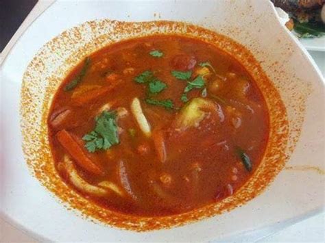 We eat a lot of thai food n yours do look authentic so i am going to try your recipe! saza4ever: RESEPI TOMYAM PEKAT