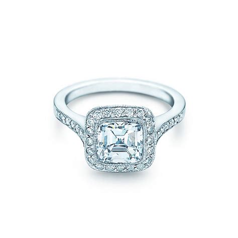 Schlumberger® rope engagement ring in 18k gold. Tiffany Legacy® Engagement Rings | Tiffany & Co.