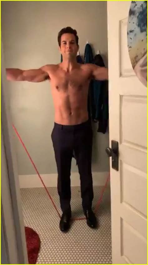 Skylar Astin Flexes His Muscles During Shirtless Scene On Zoey S
