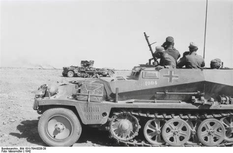 Asisbiz German Dak Half Track Sdkfz 250 During The North African