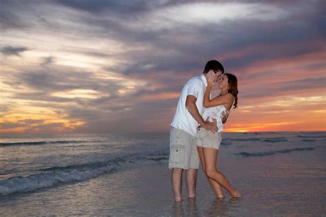 Sunset Couple Pictures On The Beach 6 Romantic Beach Vacations For Couples Rich Entertainment
