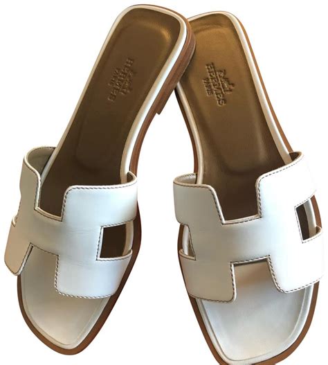 Hermes izmir sandals in chocolate suede leather. Hermès White Oran Sandals Size EU 34.5 (Approx. US 4.5) Regular (M, B) - Tradesy