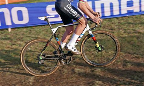 18 hours ago · in tokyo, the extremely dusty conditions, had van der poel selecting maxxis ikon tires. CX Pro Bike Check: Canyon Inflite CF SLX of World Cup ...