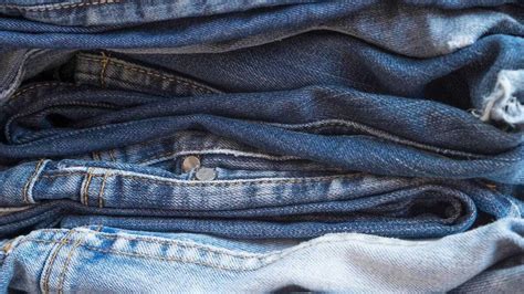 Woman Tries To Steal Eight Pairs Of Jeans By Wearing Them All News Khaleej Times