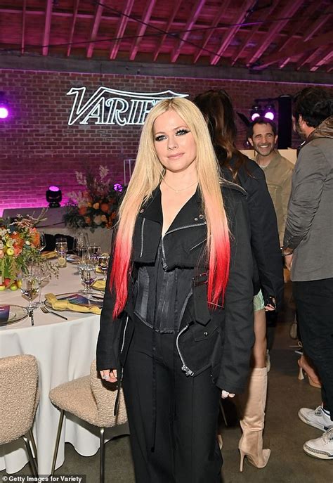 Avril Lavigne Puts On A Busty Display At Varietys 2021 Music Hitmakers