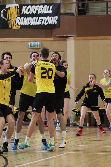 Teamfoto is located at russia, moscow, svobodny avenue, 20. Galerie: Bilder des Titelgewinns - SG Pegasus