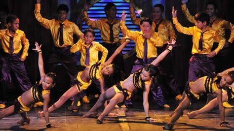 Colombian Dance Group Delirio Spreads Cali Style Salsa Bbc News