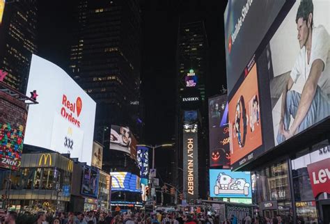Time Square Advertising Prime Digital And Static Options Inspiria Outdoor Advertising