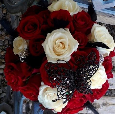 Love This Bouquet Red And White Roses Wedding Colors Red Red And