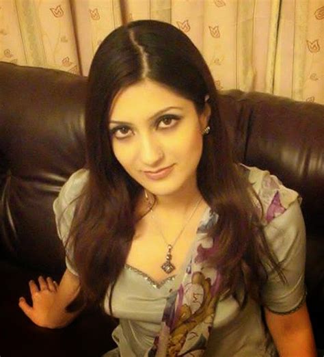 Pretty Pakistani Woman Photos Pakistani Woman Pics ~ Entertainment