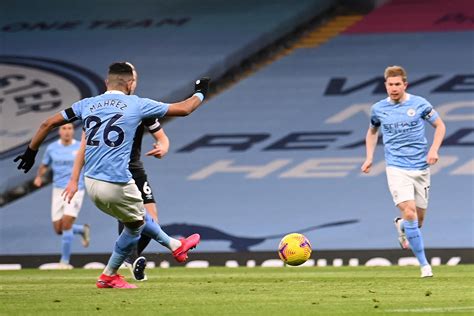 جماهير الريدز عبر موقع التواصل الاجتماعي تويتر، رأت أنّ صلاح قدم كل ما لديه أمام بيرنلي، بينما آخرون انتقدوا أداء لاعبنا المصري. مان سيتي ضد بيرنلي .. السيتيزينز يضرب بثلاثية في الشوط ...