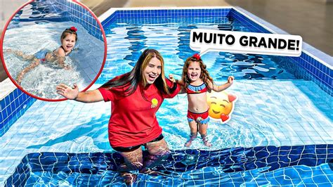 Minha IrmÃzinha Entrou Pela Primeira Vez Na Piscina Da Casa Nova Youtube