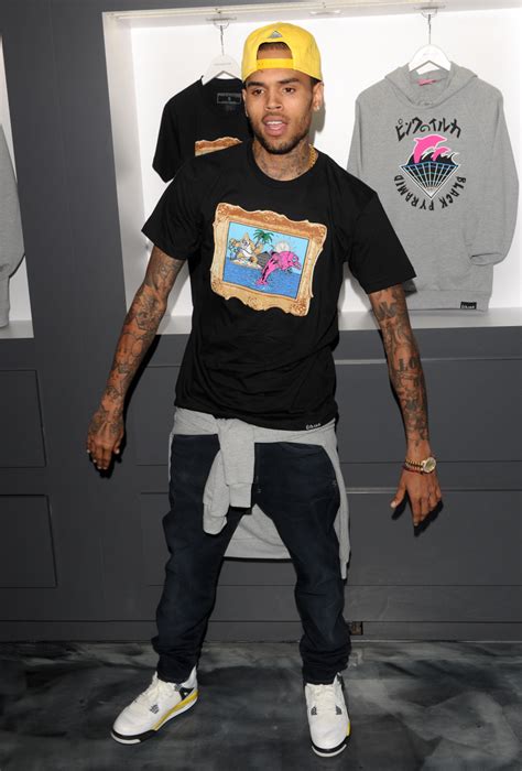 Chris Brown Height And Weight Measurements Height And Weights