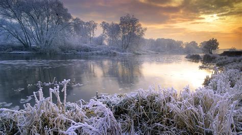 Early Frost Along The River Avon Worcestershire United