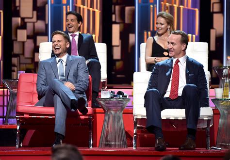 peyton manning s best burns during the rob lowe roast