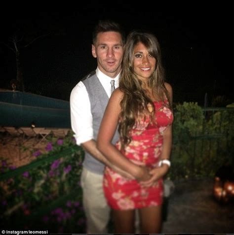 Lionel Messi And Girlfriend Antonella Roccuzzo Holiday Before Barcelona