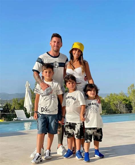 Messi Enjoys Happy And Peaceful Moments With His Wife Antonella And