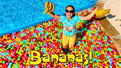 The New Official 🍌 Bananas Song 🍌 Fun Childrens Dancing Song
