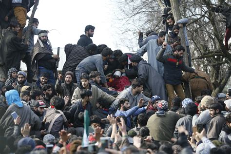 16 Injured In Kashmir Protests After 2 Rebels Killed Ap News