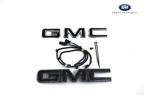 2019 2021 Gmc Sierra Illuminated Front Grille Emblem 86537576 Black W