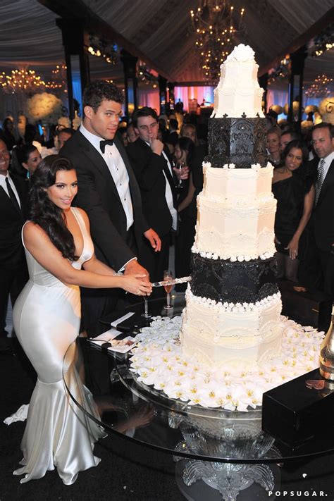 They Cut Their Enormous Wedding Cake Kim Kardashian Wedding Pictures