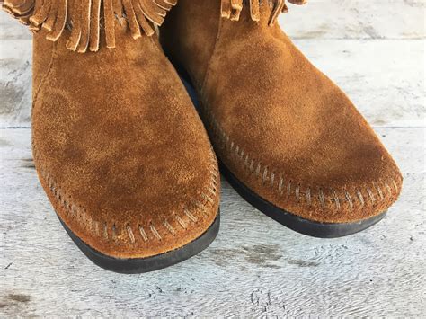 Minnetonka Moccasins Womens Size 8 Brown Suede Hard Sole Moccasin