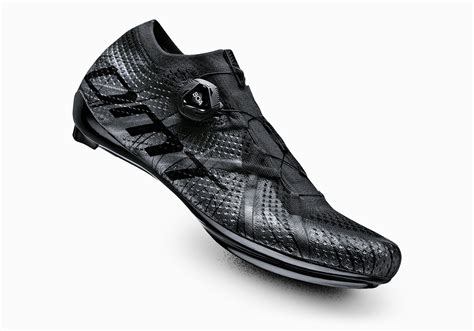 His best results are 1st place in gc tour de france, 4x stage tour de france. KR1, 3D Knit Road cycling shoes | DMT