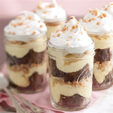 If you're a lover of layered desserts, you have to try paula's not yo' mama's banana pudding! Chocolate Banana Cream Parfaits - Paula Deen Magazine