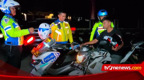 Aksi Kejar Kejaran Polisi Pemitor Saat Razia Knalpot Brong Di Indramayu