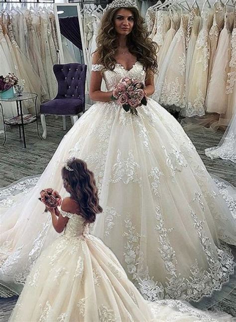 Us 86 99 hochzeit kinder madchen prinzessin kleid baby madchen luxus kleidung hochzeitskleid mit langen schwanz klavier kostum. Günstig Blumenmädchenkleider Spitze | Kinder ...