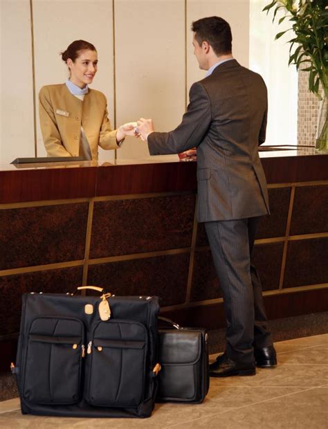 How Do I Become A Hotel Desk Clerk With Pictures