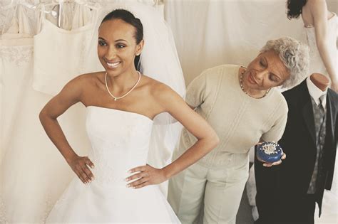 Wedding Dress Shopping Comments No Bride Wants To Hear Huffpost
