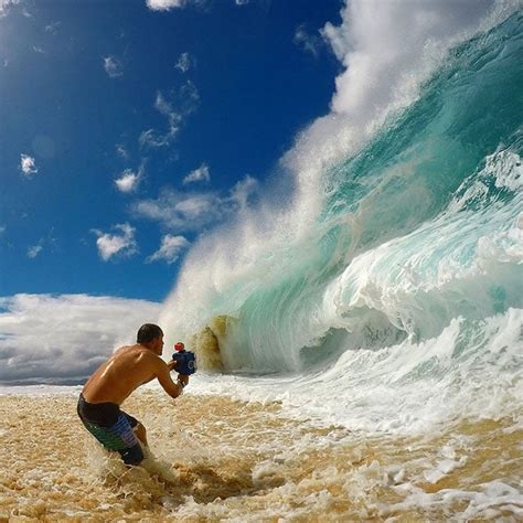 This Is How You Photograph Giant Waves Crashing On A Beach Petapixel