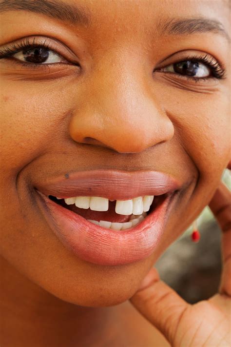 my defining features taught me to love myself gap teeth smile teeth celebrity smiles
