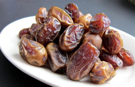 8 Health Benefits Of Eating Dates Food Classic Food Eat
