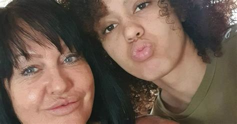 Mum And Daughter Make K A Week Posting Nude Pics Together On Joint