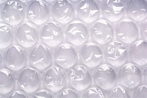 13 Ordinary Items That Make Travel Extraordinarily Easy Bubble Wrap