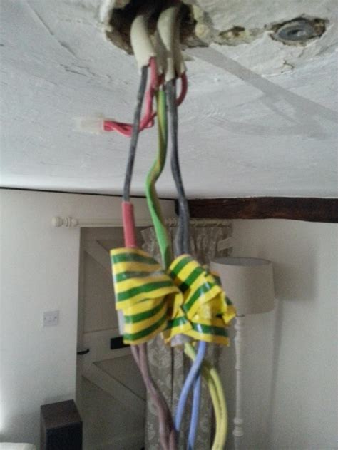 Ceiling Rose Single Wire In Loop Block Page 2 Diynot Forums