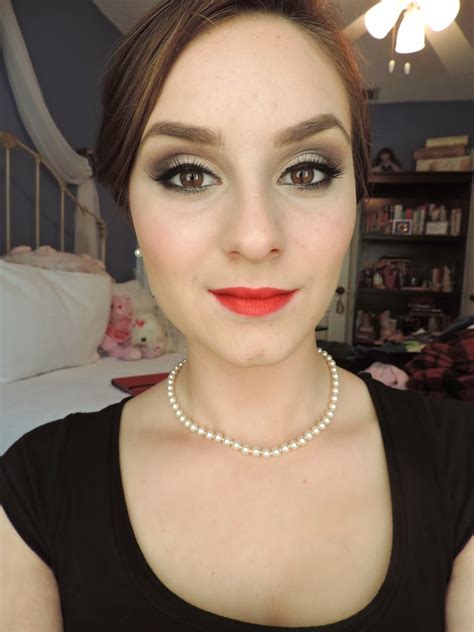 Simple Charm Beauty Roaring 20s Makeup