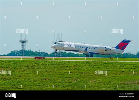 Delta Airlines Canadair Regional Jet Crj 200 Taking Off From Lexington