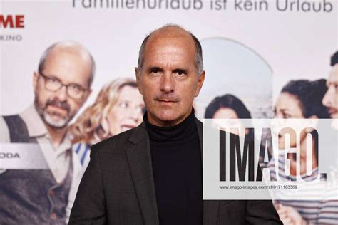 Schauspieler Christoph Maria Herbst Bei Der Premiere Des Kinofilms Der Nachname Im Cinedom Kino Kö