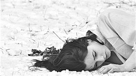 Ελληνίδα τραγουδίστρια υποβλήθηκε σε επέμβαση: ΟΥΤΕ ΖΩ ΟΥΤΕ ΠΕΘΑΙΝΩ ΕΛΕΝΗ ΤΣΑΛΙΓΟΠΟΥΛΟΥ - YouTube