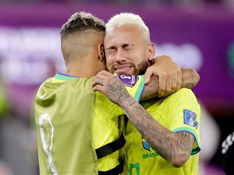 neymar breaks down crying after brazil s devastating world cup loss