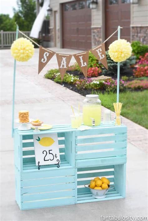 10 lemonade stands made out of repurposed pallets pallet ideas